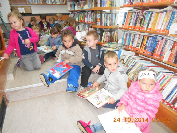 knjiznica nov 2014 007