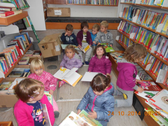 knjiznica nov 2014 006