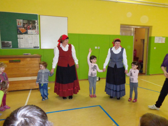 folkloristka feb 2015 001