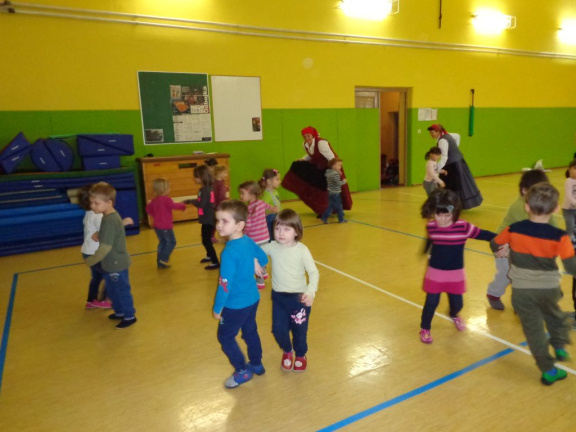 folkloristka feb 2015 002