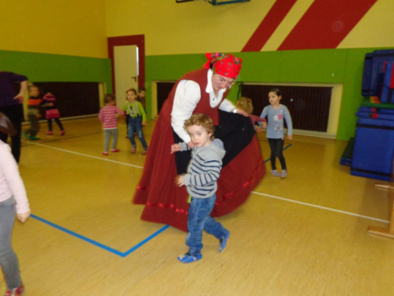 folkloristka feb 2015 005