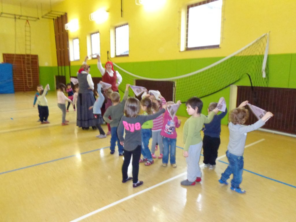folkloristka feb 2015 012