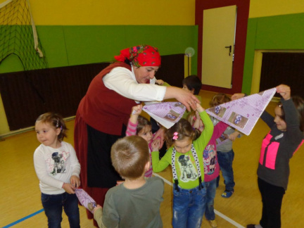 folkloristka feb 2015 014