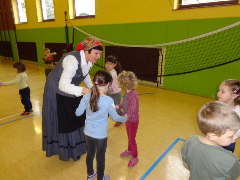 folkloristka feb 2015 016