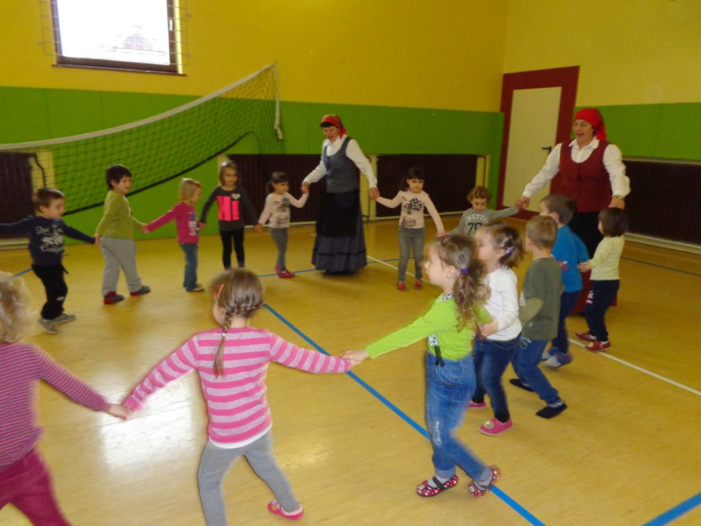 folkloristka feb 2015 025