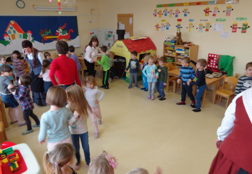 folklora apr 2016 016