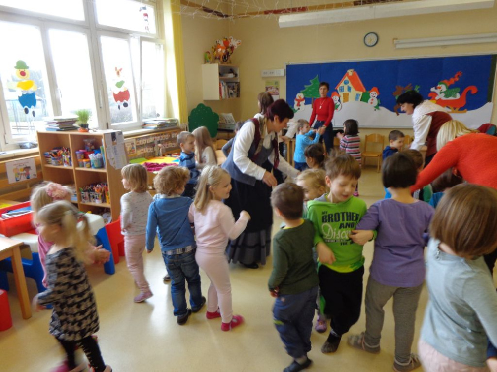 folklora apr 2016 020