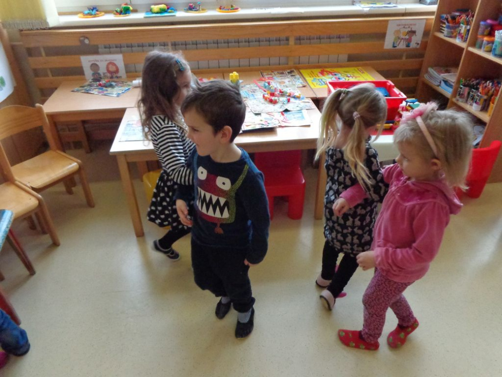 folklora apr 2016 023