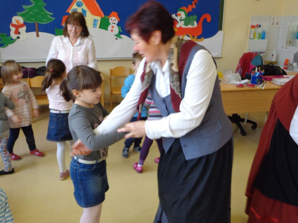 folklora apr 2016 026