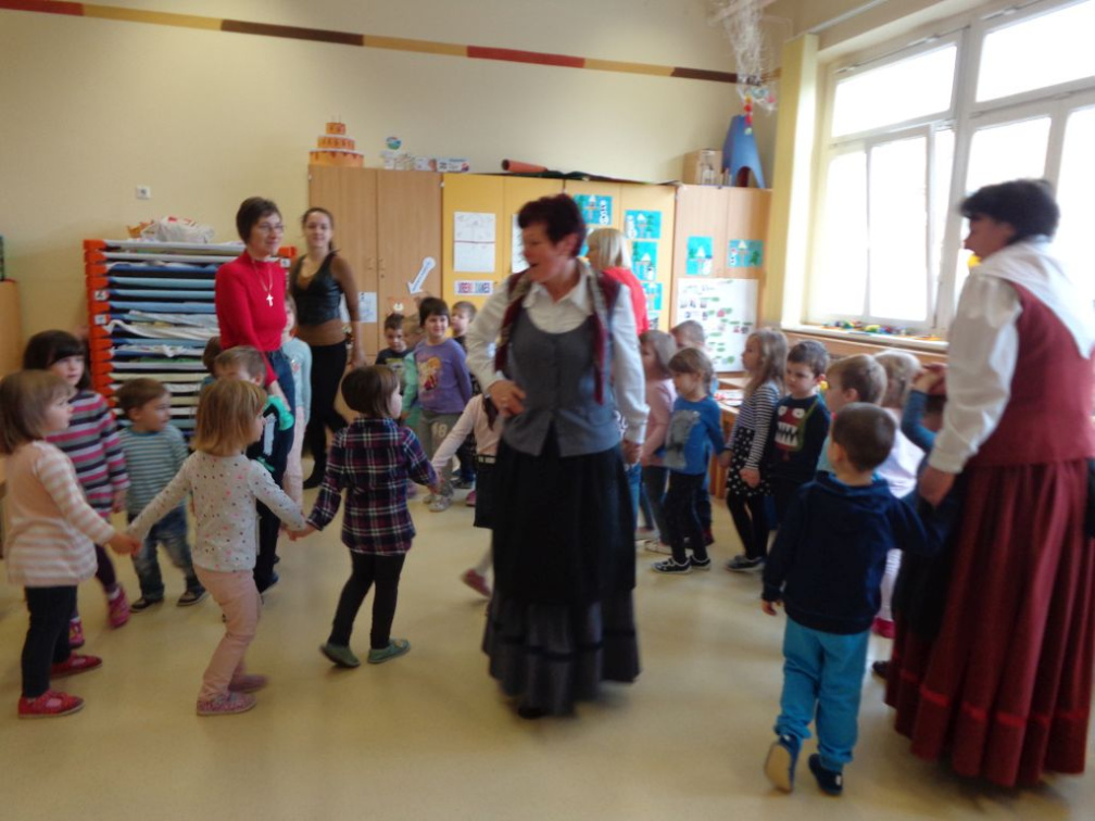 folklora apr 2016 030