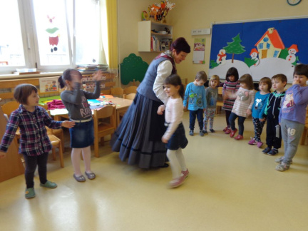 folklora apr 2016 018