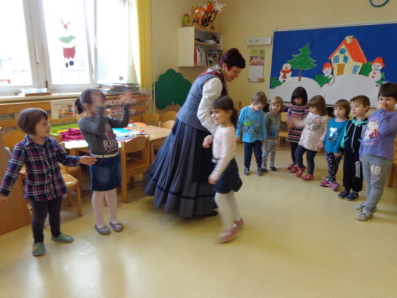 folklora apr 2016 018