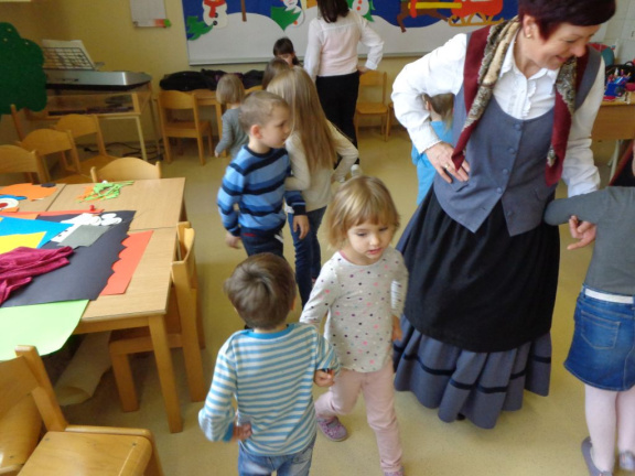 folklora apr 2016 025