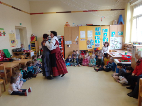 folklora apr 2016 026