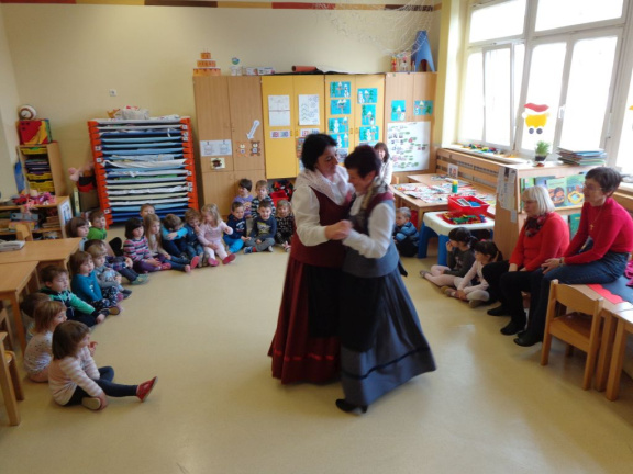 folklora apr 2016 031