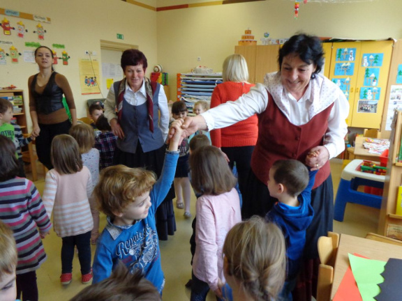 folklora apr 2016 033