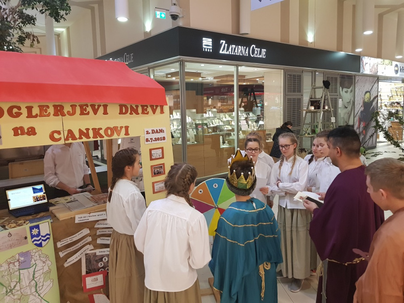 Zanimanje drugih učencev za našo stojnico