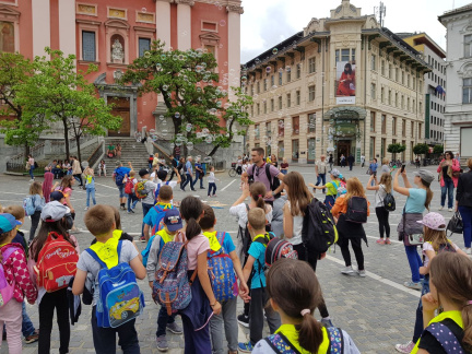 OGLED PREDSEDNIŠKE PALAČE apr 2018048