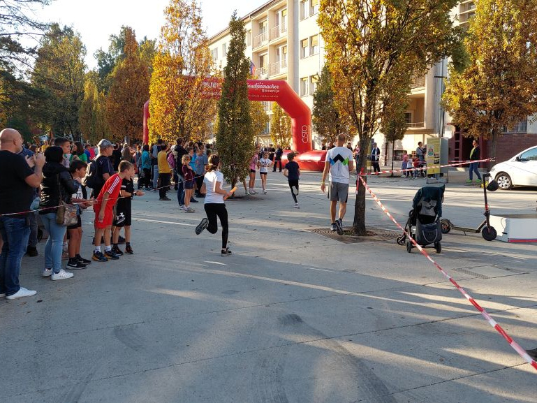 56 SPOMINSKI TEK  2022012