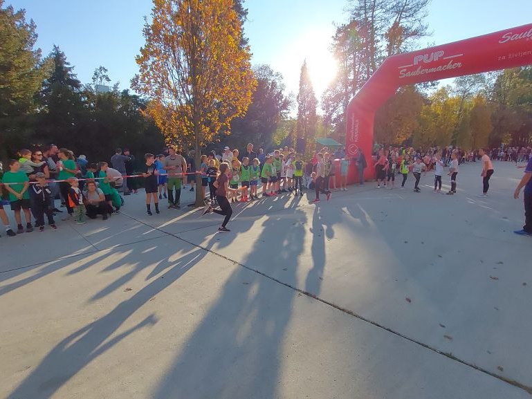 56 SPOMINSKI TEK  2022011