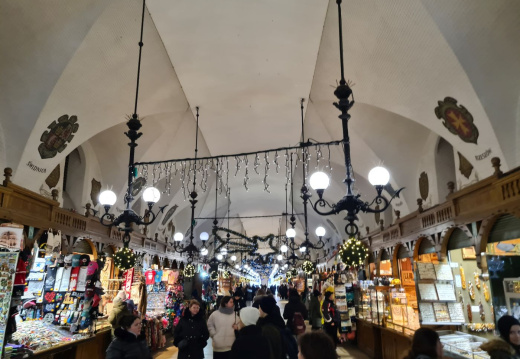 46 Podamo se po nakupih na zanimivo krakowsko tržnico