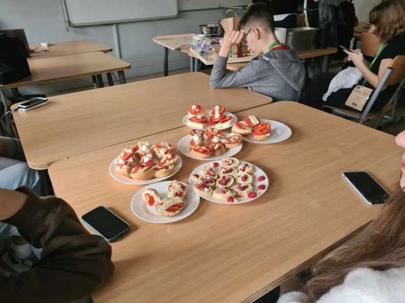 48 Predstavitve pripravljenih obrokov in okušanje
