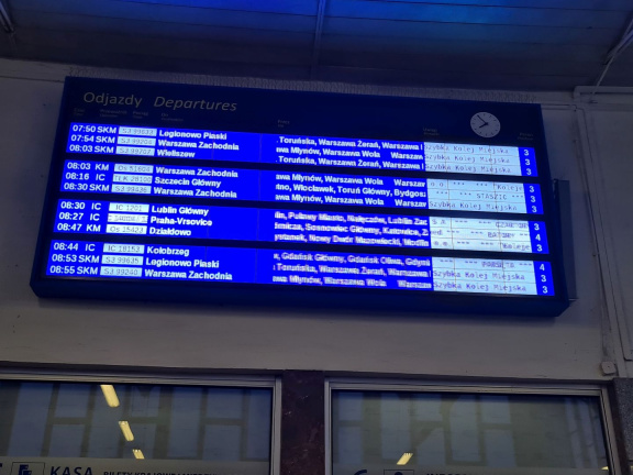 10 Zadovoljni ko smo našli postajo Warszawa Gdanska, še bolj pa, ko je na tabli naš vlak