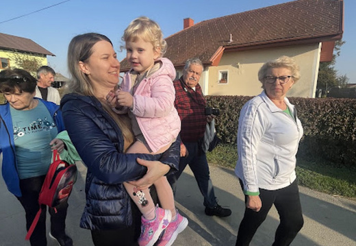 SREČANJE Z DEDKI IN BABICAMI 2024 28