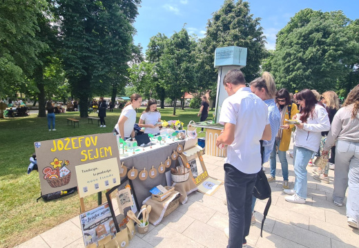 TURIZMU POMAGA LASTNA GLAVA 2025 07
