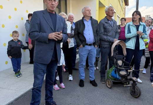 SREČANJE Z BABICAMI IN DEDKI 2025 04