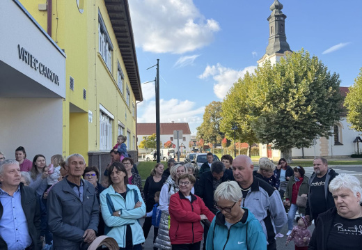 SREČANJE Z BABICAMI IN DEDKI 2025 05