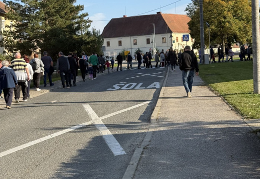 SREČANJE Z BABICAMI IN DEDKI 2025 08